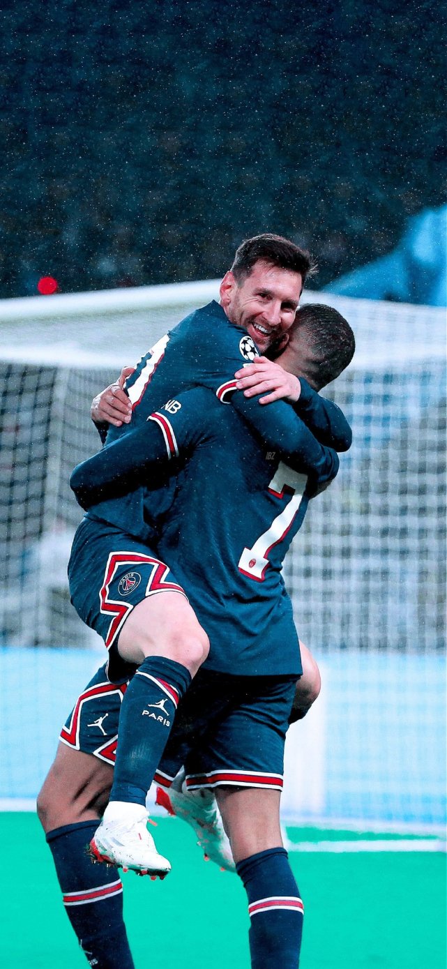 记者：本届世界杯将有半场球员和教练采访，赛前两天开发布会