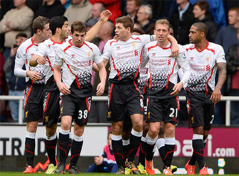 亚冠生死战：柔佛魔鬼主场围剿残阵海港 达席尔瓦PK奥斯卡成破局关键