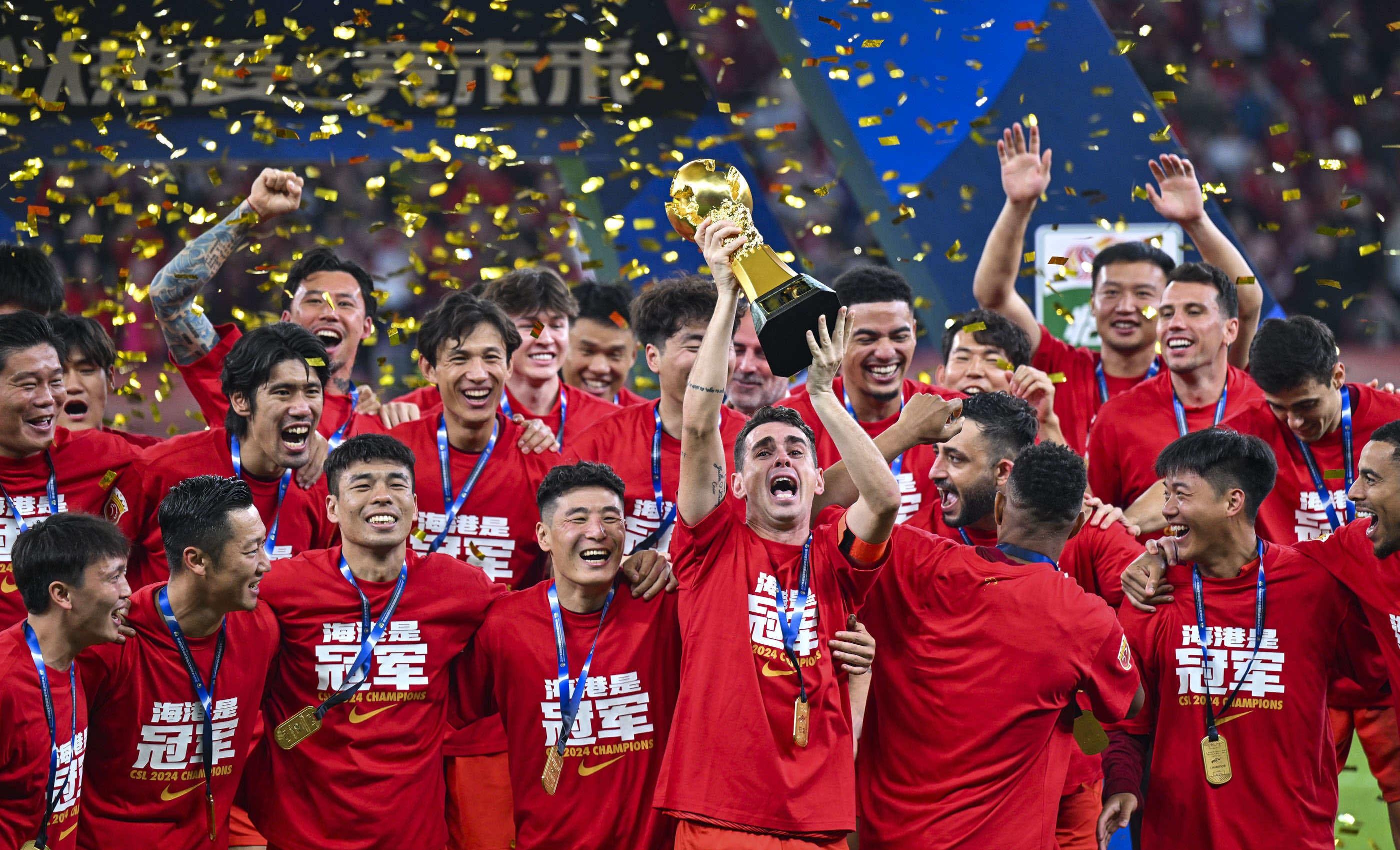 詹姆斯助攻队友完成精彩扣篮